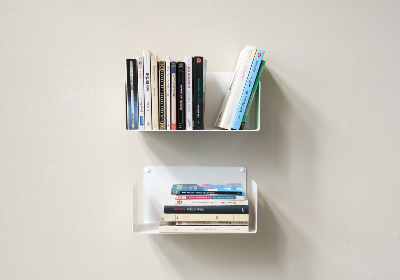 Petites étagères flottantes blanches pour livres