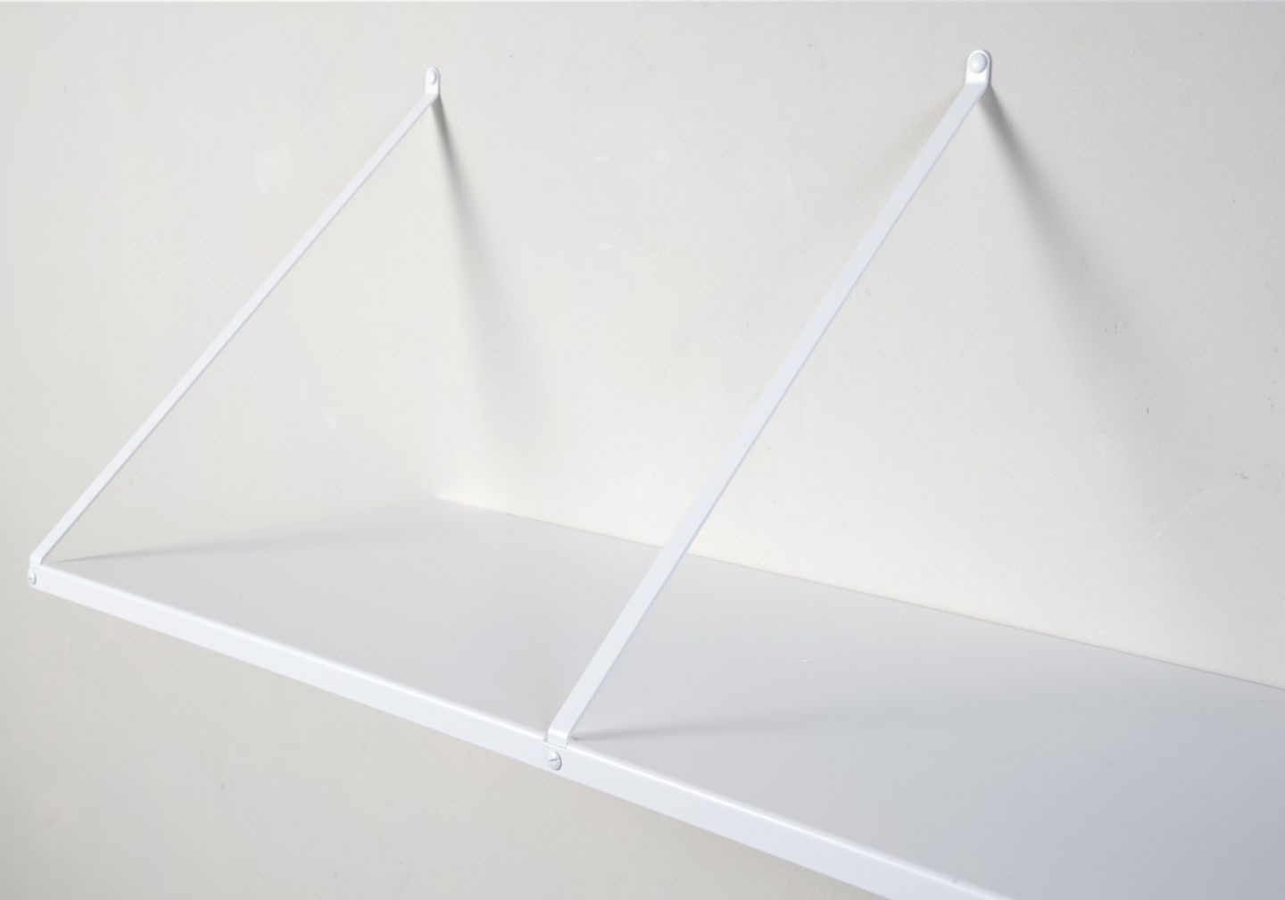 Set Da 4 Mensole Bianche A Muro Semicircolari | In Metallo Q235 | Ideali Per Camera, Bagno, Ufficio | Ripiani Salvaspazio 82x42 Mm