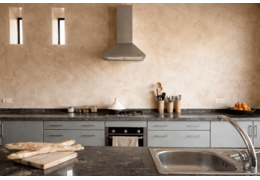 Habiller un mur de cuisine vide : 5 idées déco qui font la différence